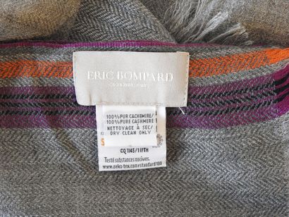 Eric BOMPARD
Cashmere scarf in gray, violet...