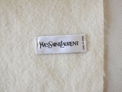 Yves SAINT-LAURENT
Ecru-colored wool scarf,...