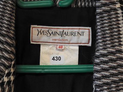 Yves SAINT-LAURENT Variation
100% wool two-pocket...