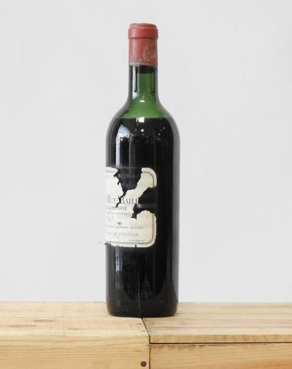 1 bottle
Château Haut-Bailly - Graves - 1967
Low...