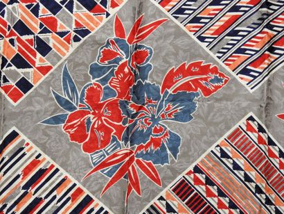 LANVIN
Foulard en soie damassée à motifs...