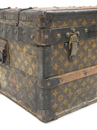 Louis VUITTON - 1 rue Sribe, Paris
Malle...