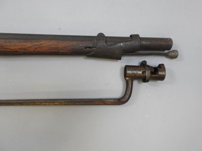 Epave de fusil règlementaire français avec...