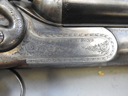 Fusil Charles HELLIS (Londres) à chien extérieur,...