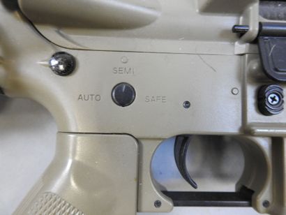 Réplique AIRSOFT AR 15 calibre 5,5mm à batterie...