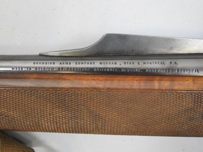 Carabine semi automatique BROWNING modèle...