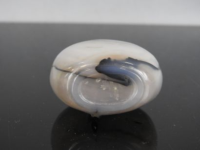 CHINE - XXe siècle
Flacon tabatière en agate...