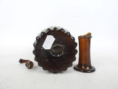 Ottoman amber glass VERSEUSE. H. 17 cm. Broken...