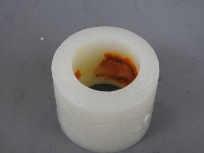 DISQUE BI en jade veiné rouille. Haut : ...