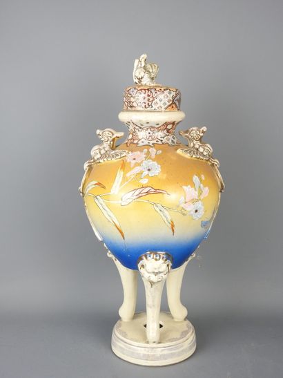 JAPAN, Satsuma: Porcelain tripod vase with...