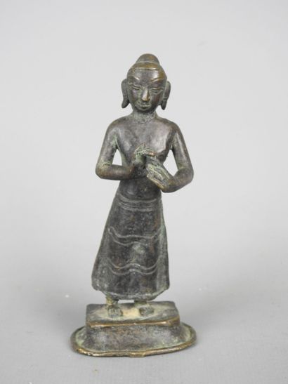 CAMBODGE : Figure d'une divinité debout en...