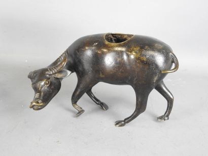 CHINE : Paire de récipients de brûle-parfums...