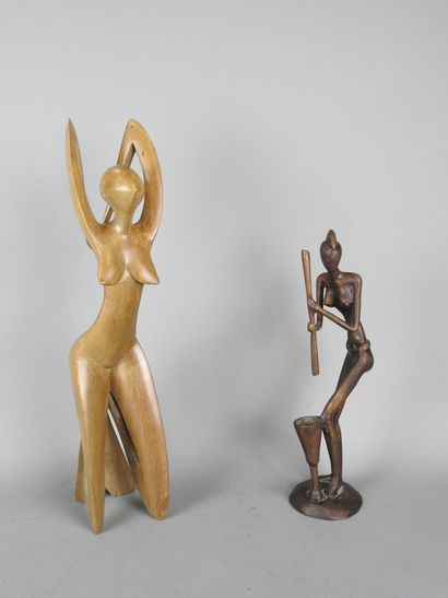 AFRIQUE : Statue en bronze d'une pileuse...