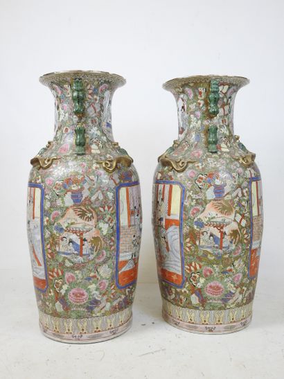 CHINA, Canton: Pair of large baluster-shaped...