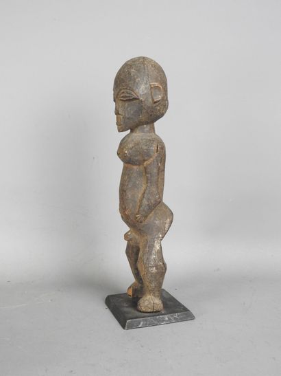 LOBI, Burkina Faso : Statuette BATEBA représentant...