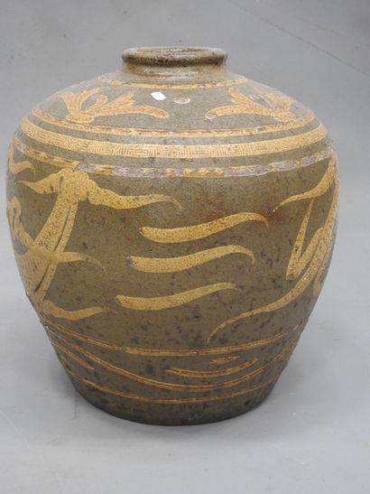 CHINA, in the taste of : Large terracotta...