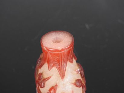 CHINE - XXe siècle
Flacon tabatière en verre...
