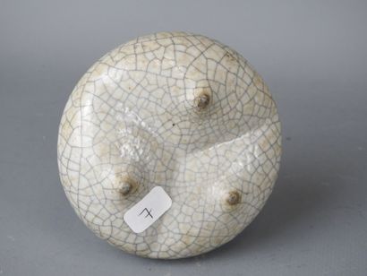 CHINA: Small cracked porcelain perfume burner...