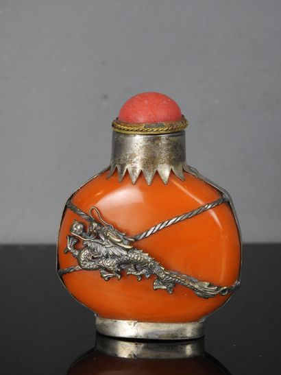 CHINA - 20th century
Metal-mounted orange...