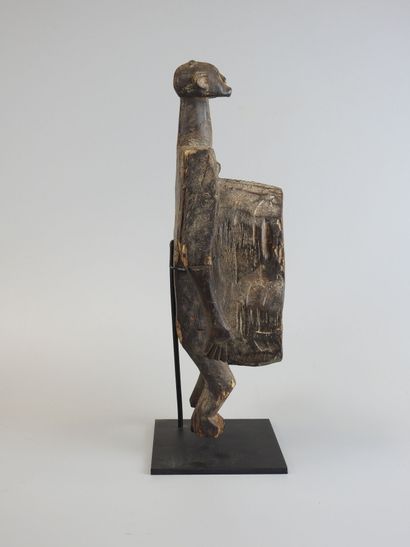 Rare et ancienne coupe figurative «Gbene»,...