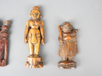 INDE : Trois sujets représentant des divinités...