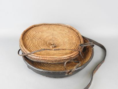 OROMO, Ethiopia.
Plant fibers, leather, deep...