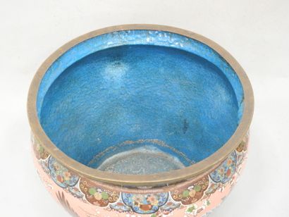 JAPON : Importante vasque en bronze à décor...