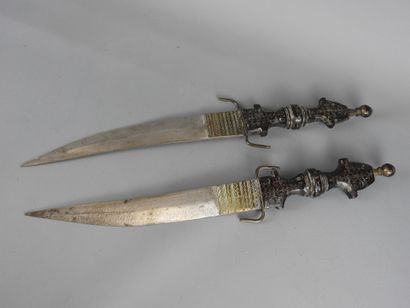 MAURES Mauritania
Two daggers and scabbards...