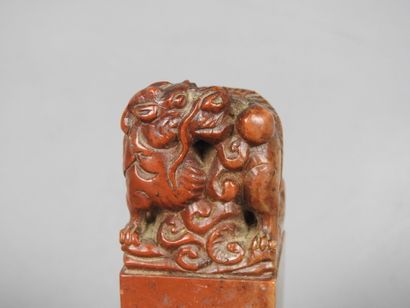 CHINE : Réunion de 5 sceaux en pierre dure...