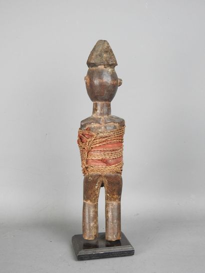YAKA, République Démocratique du Congo.
Bois,...