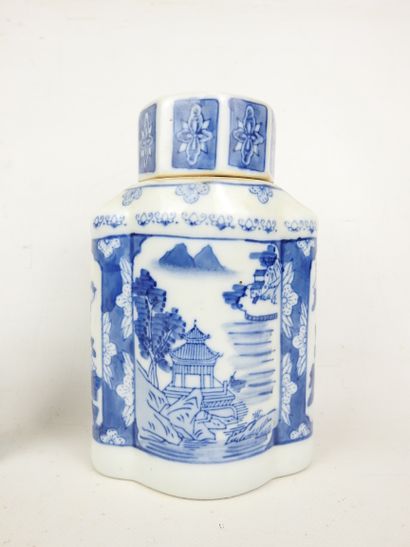 CHINE : Pot à gingembre de forme quadrilobée...