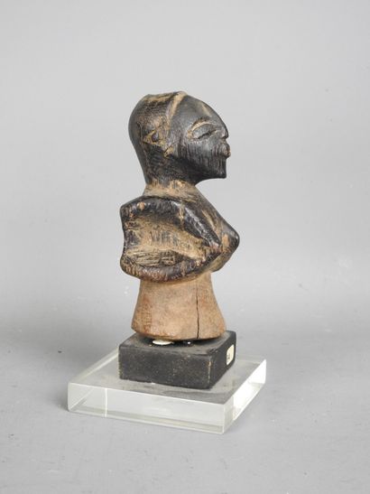 SONGYE : Demi figure NKISI figurant un personnage...