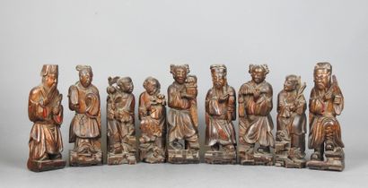 CHINE ou VIETNAM: Neuf statuettes en bois...
