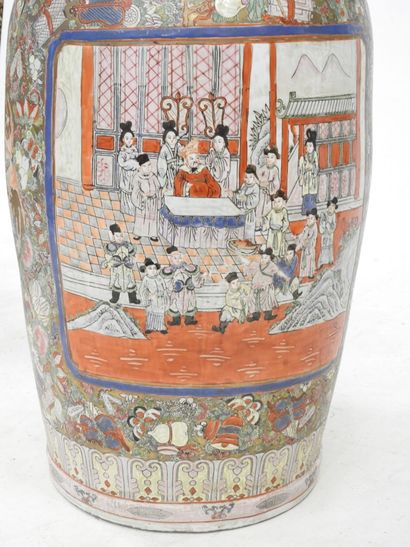 CHINA, Canton: Pair of large baluster-shaped...