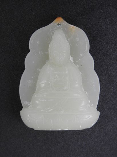 Carved jade haloed BUDDHA. 4x3cm