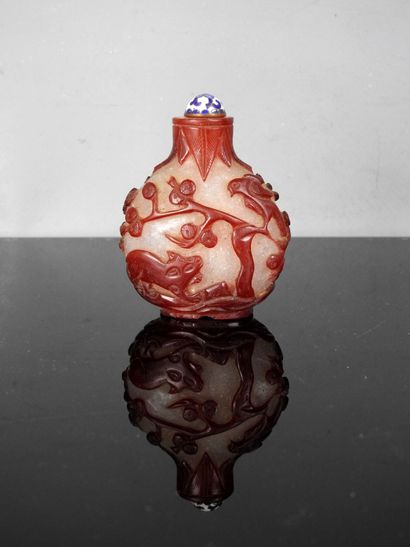 CHINE - XXe siècle
Flacon tabatière en verre...