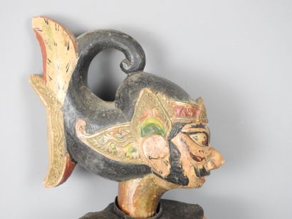 INDONESIE : Poupée du Wayang Golek en bois...