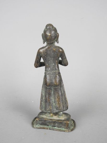 CAMBODGE : Figure d'une divinité debout en...