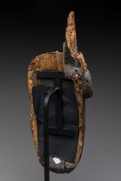 BAMANA, Mali.
Wood inlaid with a deep patina...