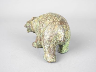 CHINE : Ours en bronze doré. H : 4 - L :...