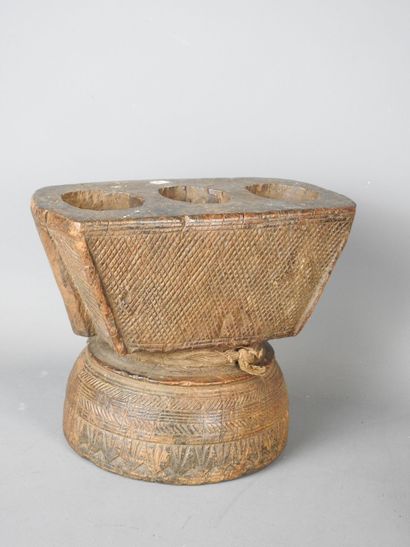 AFGHANISTAN or INDRE: Mortar element in carved...
