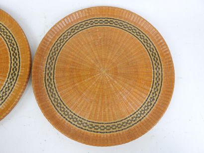 VIETNAM : Partie de service de table en porcelaine...