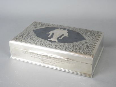CIGARETTE BOX in sterling silver with niello...