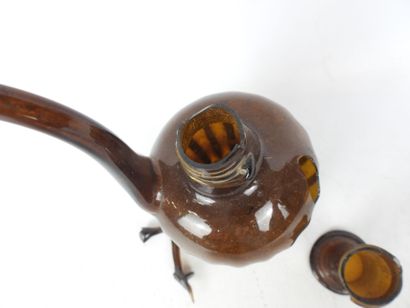 Ottoman amber glass VERSEUSE. H. 17 cm. Broken...