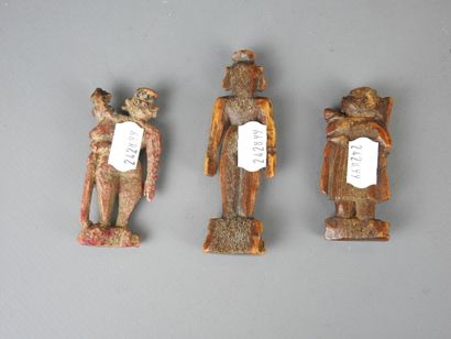 INDE : Trois sujets représentant des divinités...
