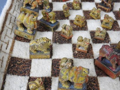MONGOLIE : Trois jeux d'échec anciens avec...