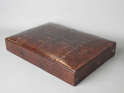 MAURITANIA: Wooden and leather jewelry box...