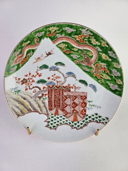 JAPON, fin XIXe, début XXe.
Plat en porcelaine...