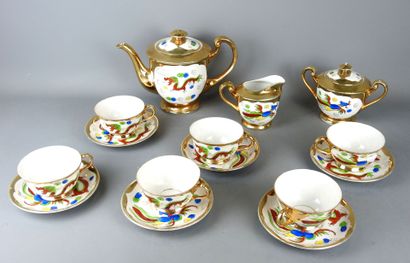 INDOCHINE : Partie de service à thé en porcelaine...