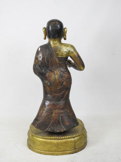DISCIPLE de BOUDDHA en cuivre repoussé doré,...